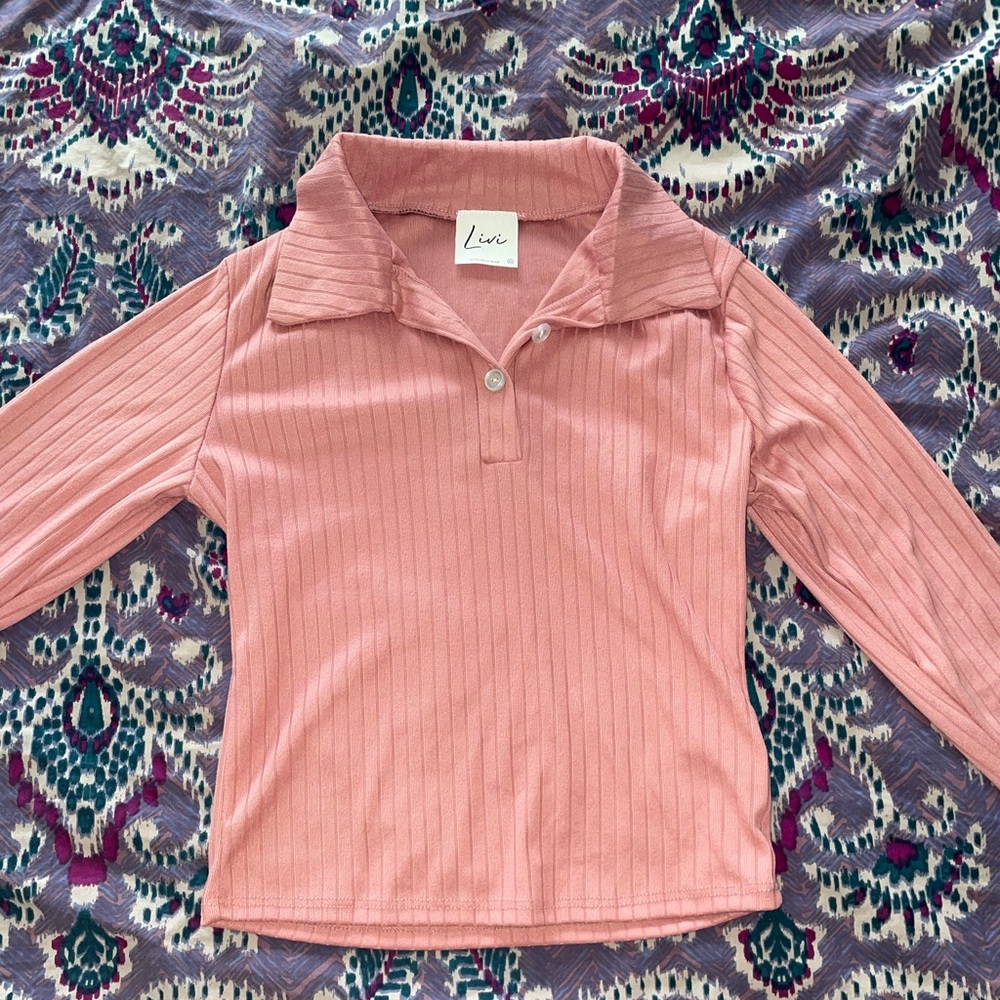 Long sleeve ribbed collared top